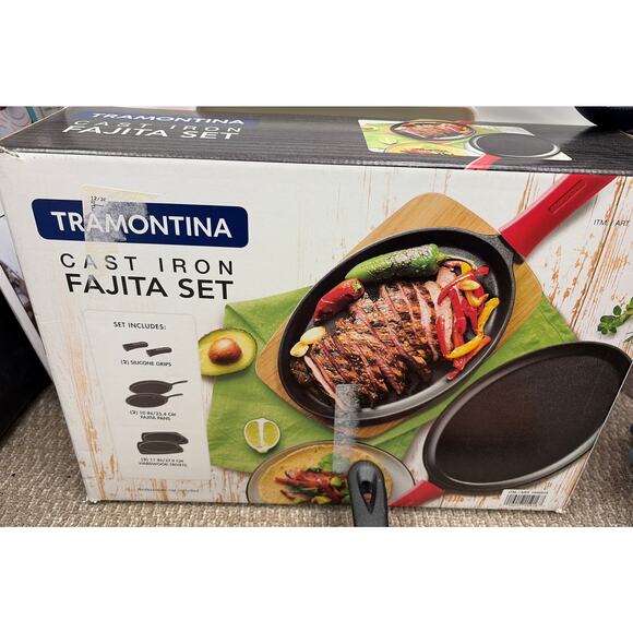 Tramontina Cast Iron Fajita Set - Picture 3 of 3